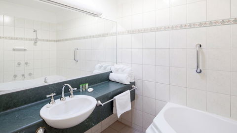BEST WESTERN Crystal Inn - New South Wales Tourism  4