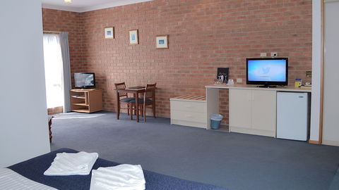 BEST WESTERN Coastal Waters Motor Inn - New South Wales Tourism  0