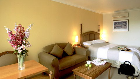 Best Western Plus The Tudor Box Hill - New South Wales Tourism  1