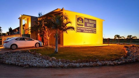 BEST WESTERN Sea Breeze Resort - New South Wales Tourism  0