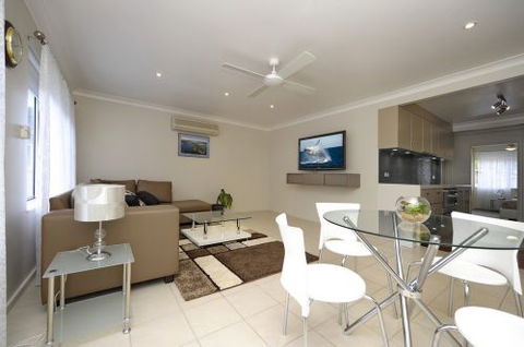 Shoal Bay Inn - New South Wales Tourism  1