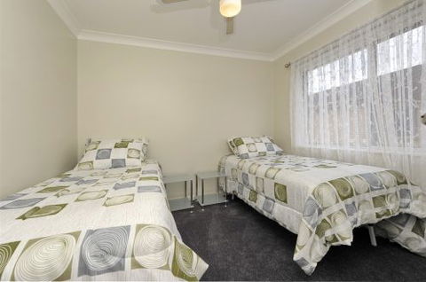 Shoal Bay Inn - New South Wales Tourism  5