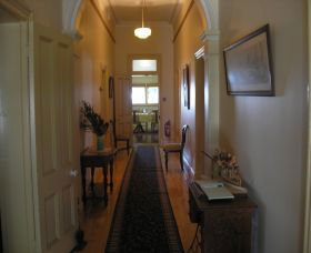Hoover House Bed & Breakfast - New South Wales Tourism  0