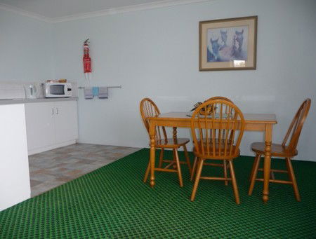 Cervantes Holiday Homes & Units - New South Wales Tourism  3
