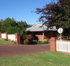 Karri Rose B  B - New South Wales Tourism 