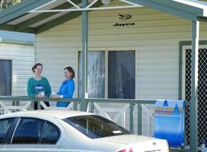 Lake Hamilton Motor Village And Caravan Park - New South Wales Tourism  1