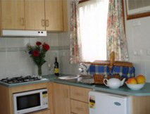 Lake Hamilton Motor Village And Caravan Park - New South Wales Tourism  2