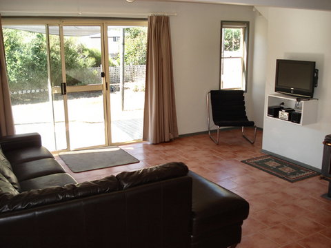 The Big Blue Retreat - New South Wales Tourism  1