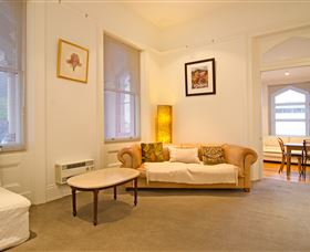 Roxburgh House Apartments - New South Wales Tourism  1