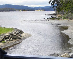 Huon Charm Waterfront Cottage - New South Wales Tourism  1