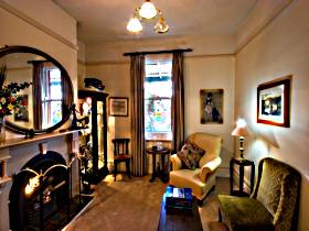 Merre Bes - New South Wales Tourism  0