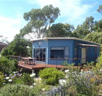 Larus Waterfront Cottage