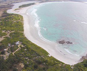 Aurora Beach Cottage - New South Wales Tourism  0