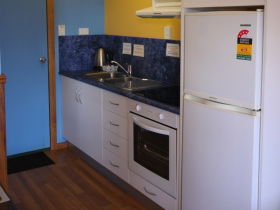 Bicheno's A-Plus Apartments - New South Wales Tourism  1