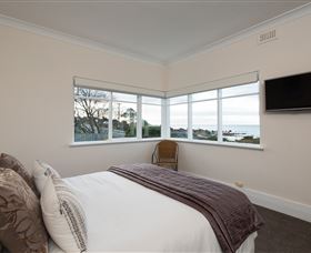 Sunrise At Penguin - New South Wales Tourism  1