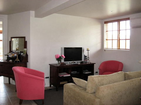 Amble In Cottage - New South Wales Tourism  1