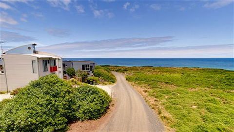 Phillip Island Waterfront House - New South Wales Tourism  1
