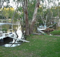 Riverside Waterfront Motel Wahgunyah - New South Wales Tourism 