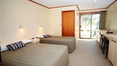 Deniliquin Golf Leisure Resort - New South Wales Tourism  4