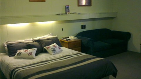 Millers Cottage Motel - New South Wales Tourism  0