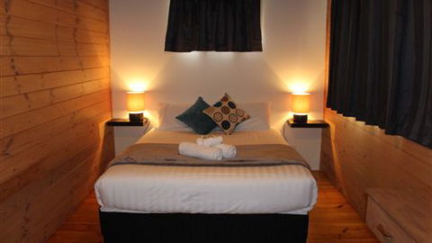 Lakes And Craters Holiday Park - New South Wales Tourism  1