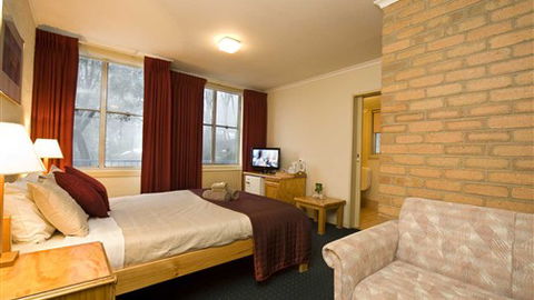 Attunga Alpine Lodge And Apartments - New South Wales Tourism  1