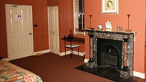 Grand Central Accommodation B&B Cobden - New South Wales Tourism  1