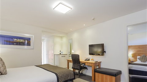 Quality Hotel Bayside Geelong - New South Wales Tourism  2