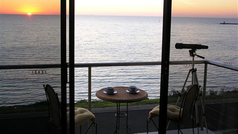 Clifftop Accommodation Portland Victoria - New South Wales Tourism  0