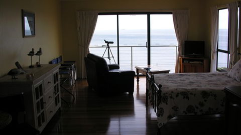 Clifftop Accommodation Portland Victoria - New South Wales Tourism  4
