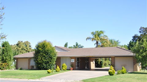 Darling Junction Motor Inn - New South Wales Tourism  1