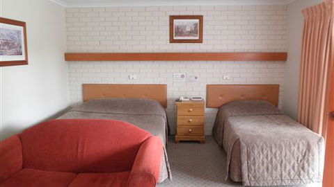 Alfred Motor Inn - New South Wales Tourism  1