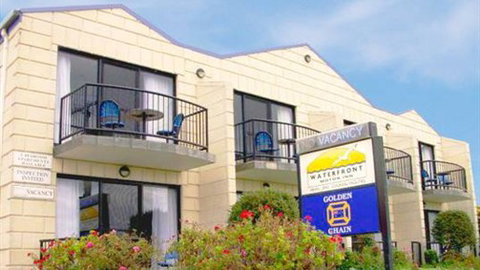 Waterfront Motor Inn - New South Wales Tourism  0