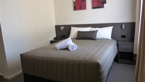 Loddon River Motel - New South Wales Tourism  1