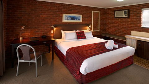 Admiral Motor Inn - New South Wales Tourism  1