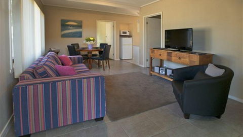 Admiral Motor Inn - New South Wales Tourism  5