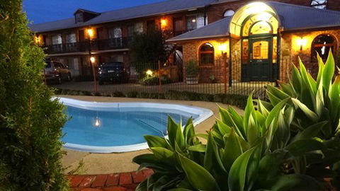 Hermitage Motor Inn - New South Wales Tourism  0