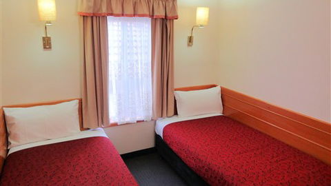 Hermitage Motor Inn - New South Wales Tourism  7