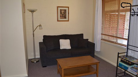 Snowstream Riverside Apartments - New South Wales Tourism  0