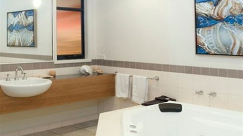 Aireys Inlet Getaway Resort - New South Wales Tourism  6