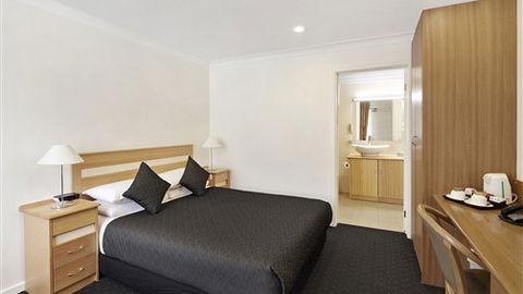 Best Western Melbourne's Princes Park Motor Inn - New South Wales Tourism  3