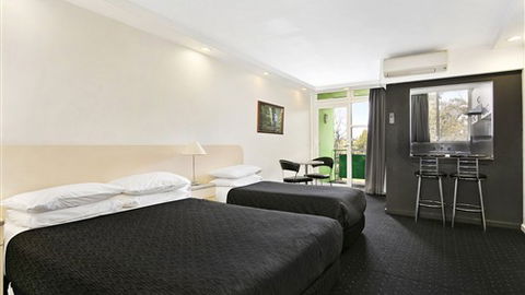 Best Western Melbourne's Princes Park Motor Inn - New South Wales Tourism  4