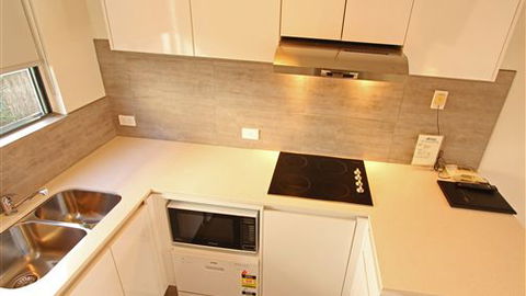 Coastal Motel - New South Wales Tourism  0