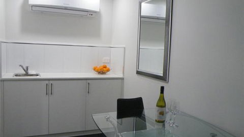 Hamilton Lonsdale Motel - New South Wales Tourism  0