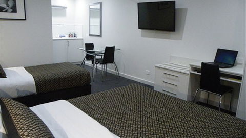 Hamilton Lonsdale Motel - New South Wales Tourism  2