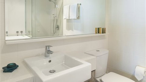 Melbourne Short Stay Apartments - Southbank Central - New South Wales Tourism  3
