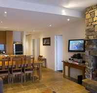 Alpine Woodsmoke Apartments - New South Wales Tourism 