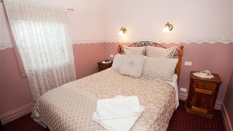 Glazebrook Cottage B&B Ballarat - New South Wales Tourism  0