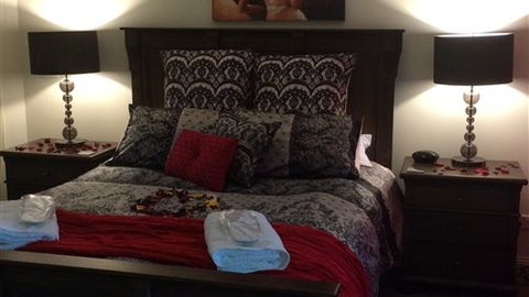 Emerald Creek Cottages - New South Wales Tourism  0