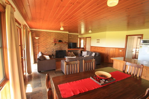 Apollo Bay Cottages - New South Wales Tourism  4